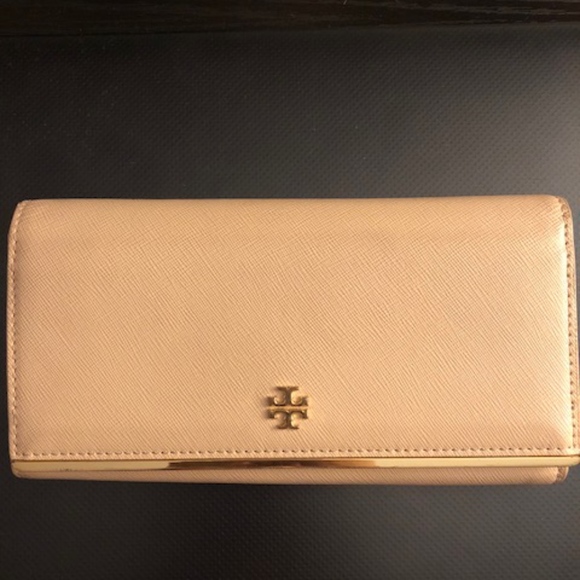 tory burch robinson envelope wallet